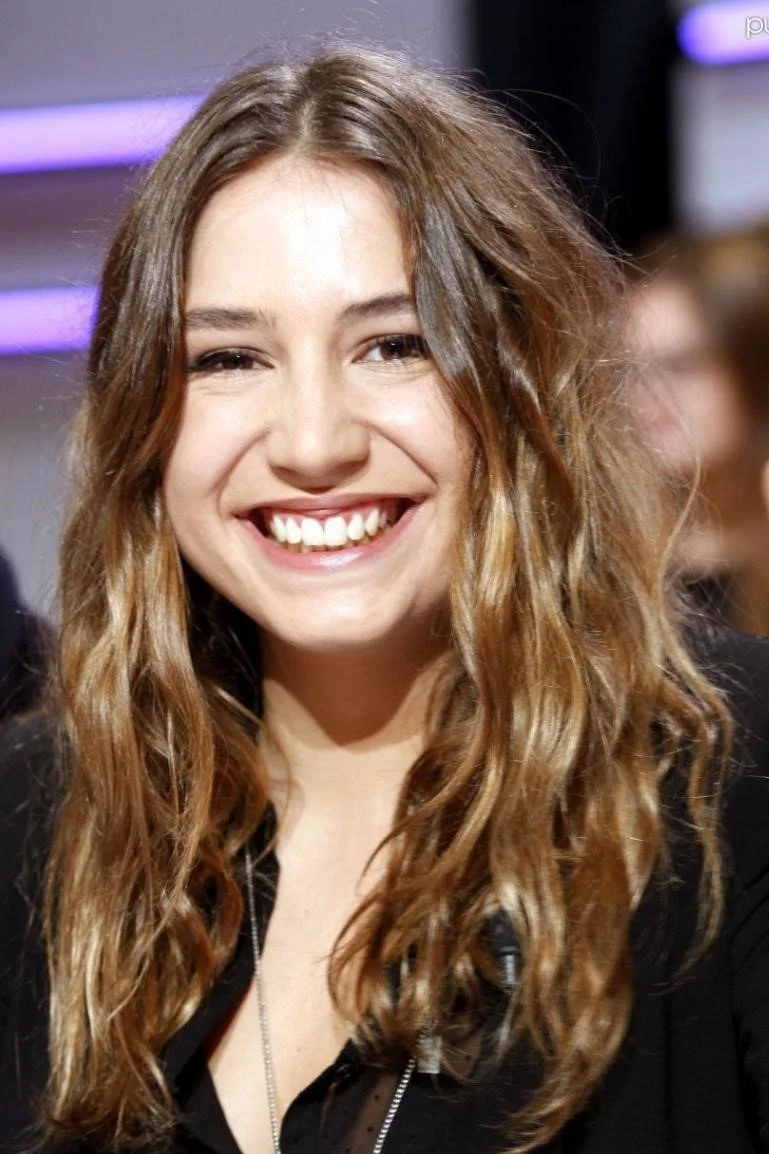 Izía Higelin