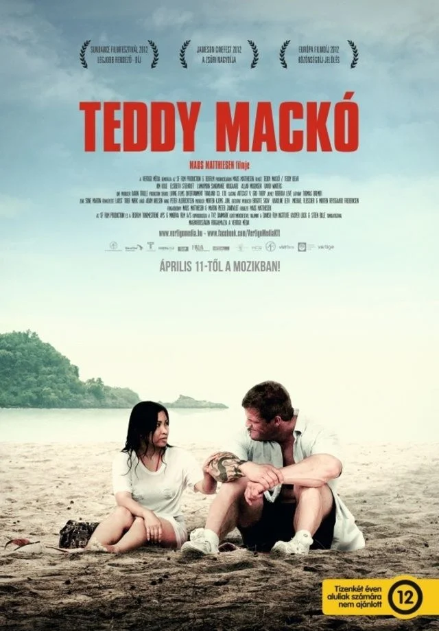 Teddy mackó (2012) poszter