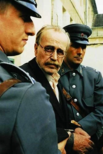 A temetetlen halott (2004) poszter