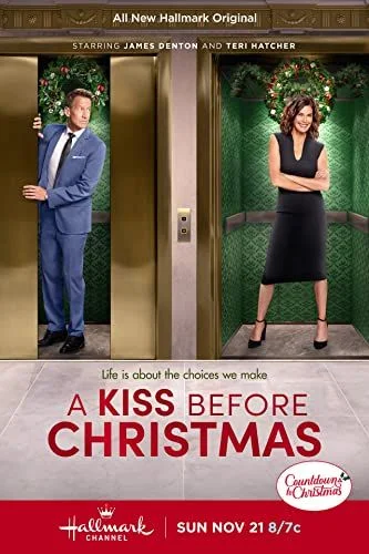 A Kiss Before Christmas (2021) poszter