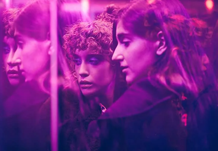 Kristálylányok (2022) poszter