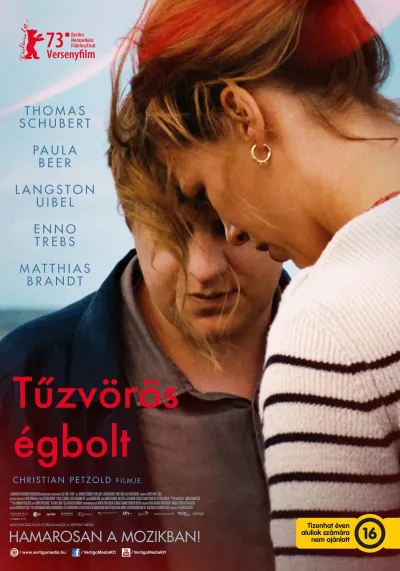 Tűzvörös égbolt plakát