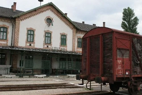 Állomás - 1. évad (2008) poszter