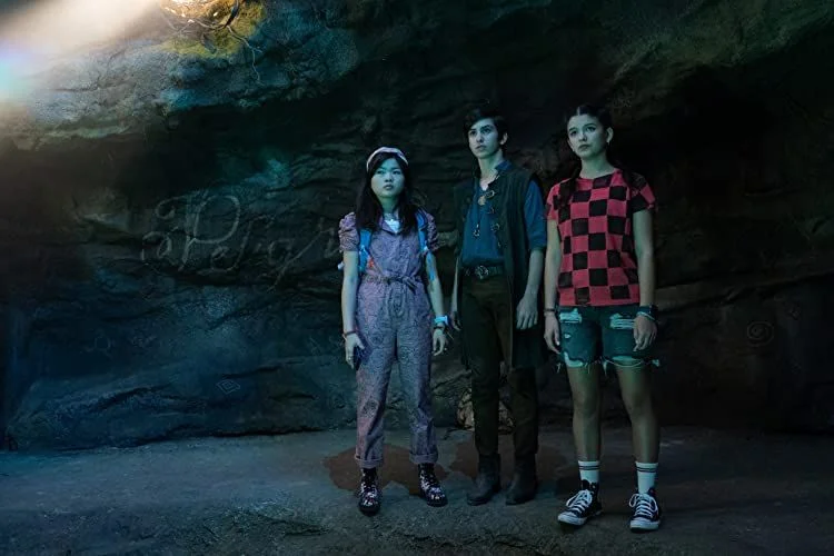 Surfside Girls - 1. évad (2022) poszter